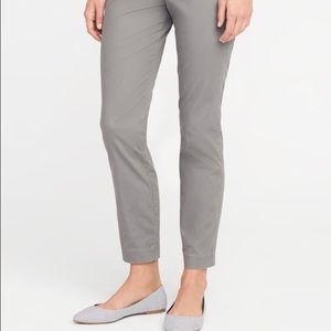 Old Navy Mid-Rise Pixie Ankle Chinos / Khakis